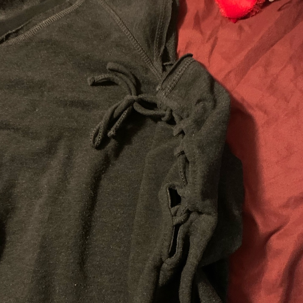 Off shoulder - Picture 2 of 4